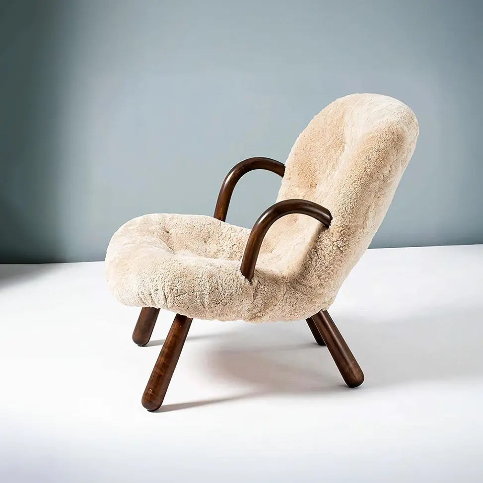 Classic Sheepskin Clam Armchair, Wood Armrest Luxepalace.co.uk