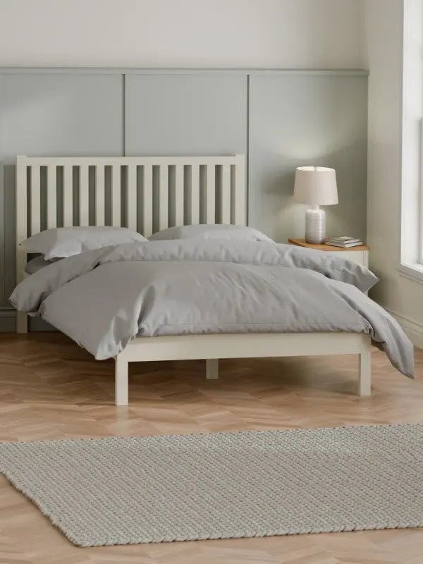 Coxmoor 135cm Bed - Ivory Luxepalace
