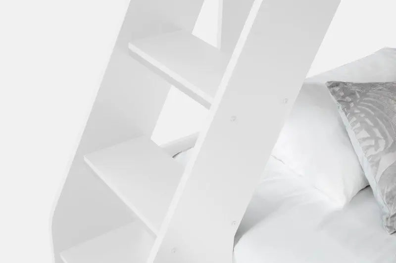 Domino Triple Sleeper White Luxepalace
