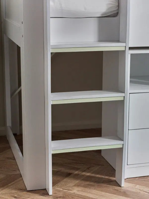Otis Midsleeper - All White Luxepalace
