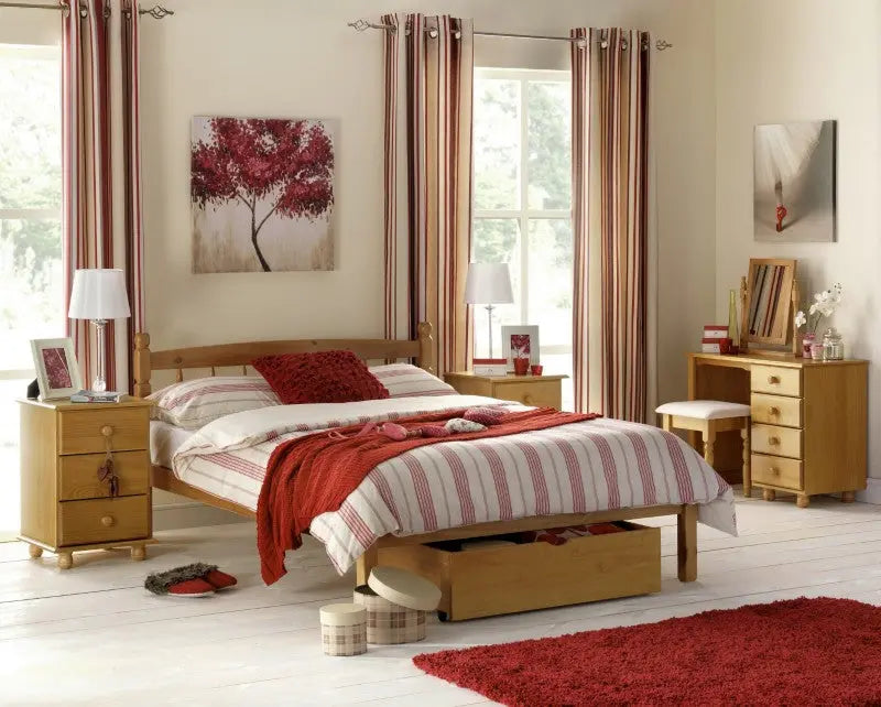 Pickwick Pine 135cm Double Bed Luxepalace